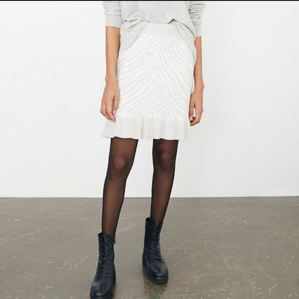 2/$20 NWT Anthropologie Dolan Zebra Ruffled Knit Skirt S